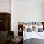 Отель Hoteltow