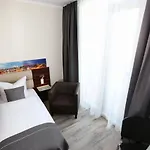 H24 Hoteltow 3* テルトー