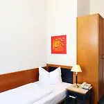 Hoteltow Отель 3*