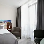 Hoteltow Отель 3*
