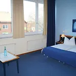 Hoteltow Отель 3*