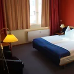 Отель Hoteltow