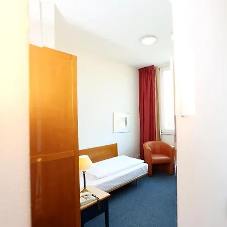 Hotel Hoteltow 3*