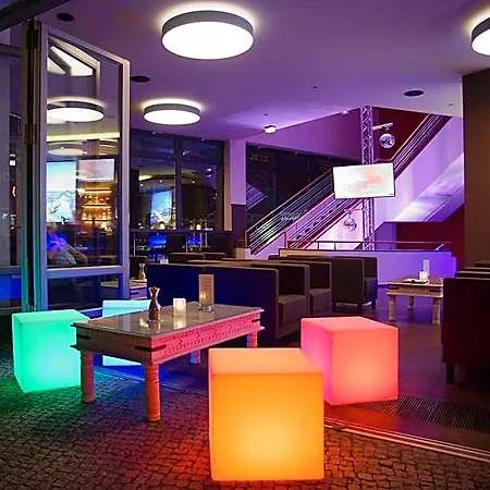 Hoteltow