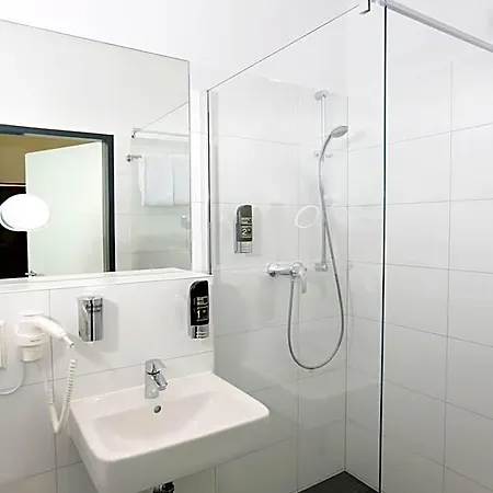 Hoteltow
