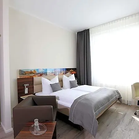 Hoteltow Hotel 3*