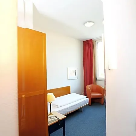 Hoteltow