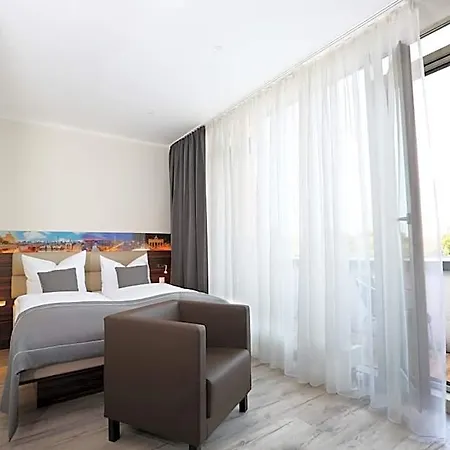 Hoteltow 3* Teltow