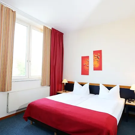 H24 Hoteltow 3*