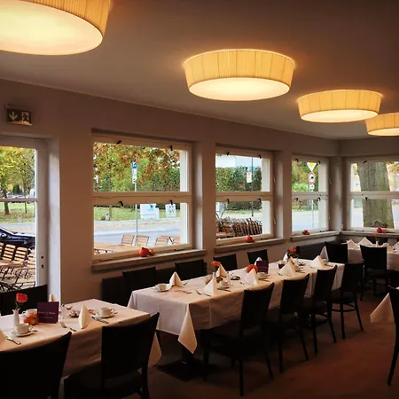 Hoteltow Hotel 3*