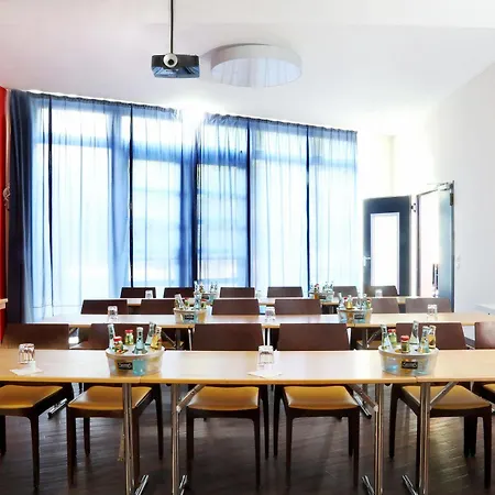 Hoteltow Hotel 3*