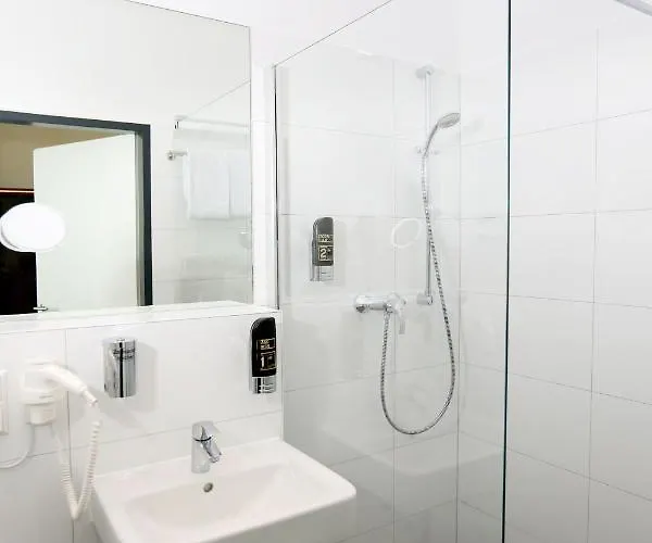 H24 Hoteltow Hotel Teltow