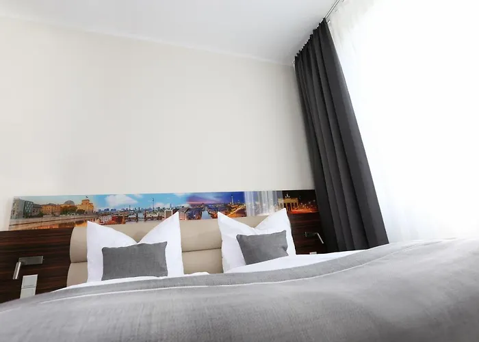 Hotel H24 Hoteltow 3*