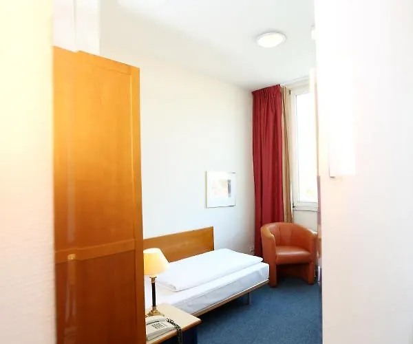 Hotel H24 Hoteltow 3*