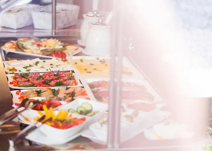 H24 Hoteltow Hotel 3*