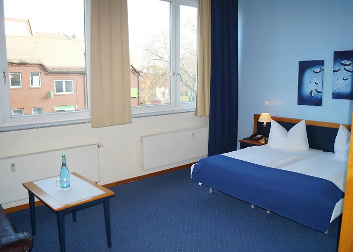 H24 Hoteltow Hotel 3*